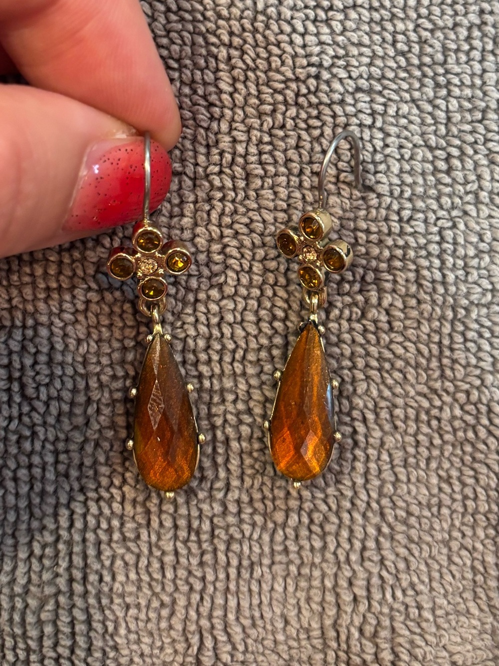 Gold-Tone Amber Teardrop Dangle Earrings with Faceted Accent